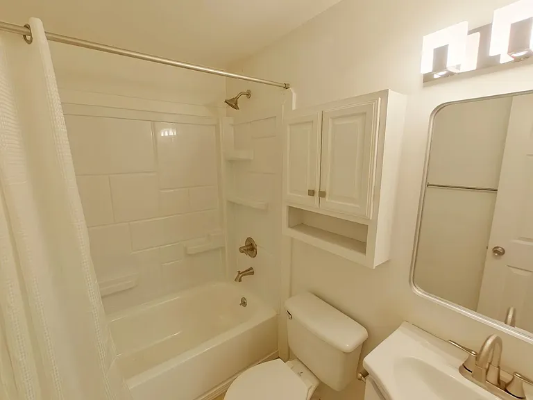 1031 N Edwards Ave — Photo 14