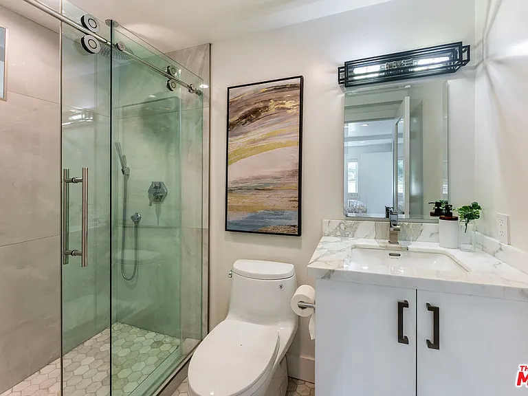 3850 Glenalbyn Dr — Photo 33
