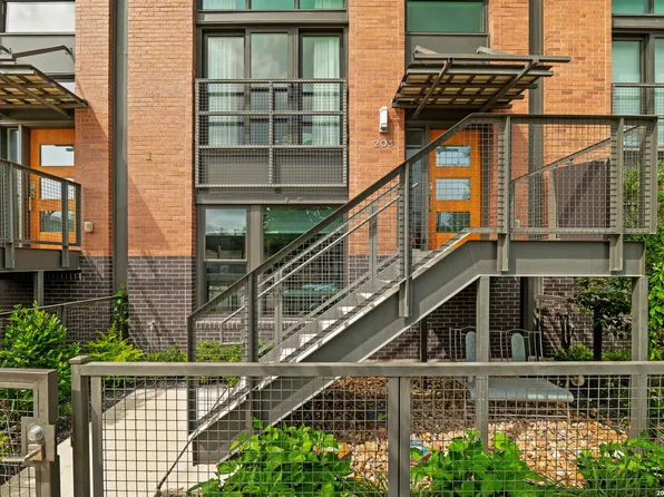 318 W Grayson #203, San Antonio, TX 78212