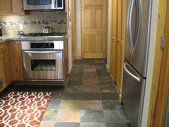 4th image of 930 Fairway Park Dr #20