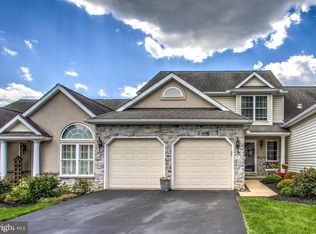 14 Red Leaf Ln, Lancaster, PA 17602