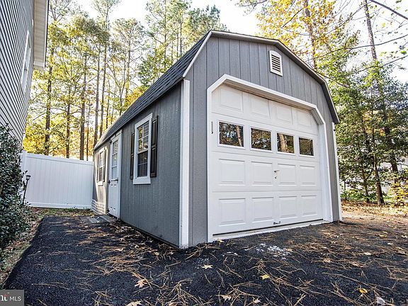4th image of 129 Lake Caroline Dr