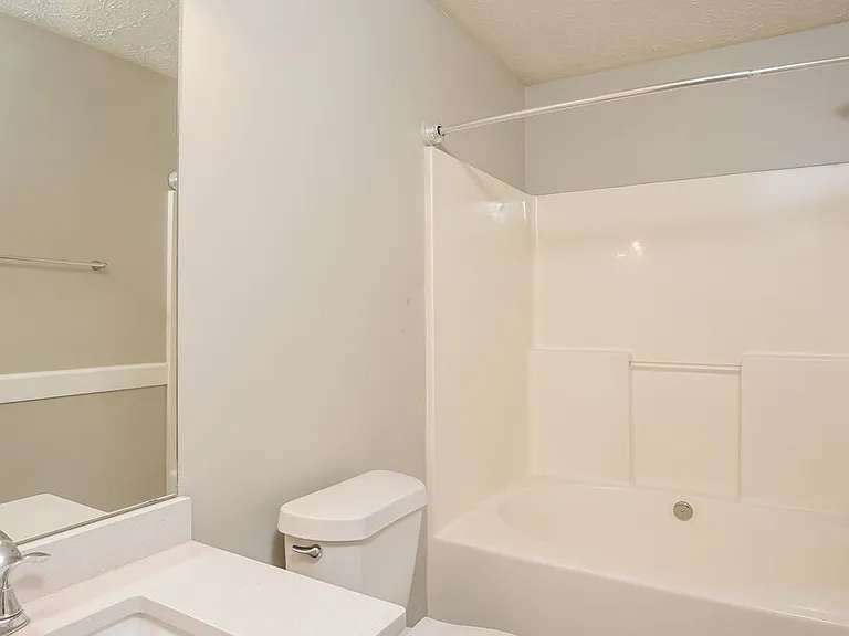 810 Windsor Dr — Photo 14