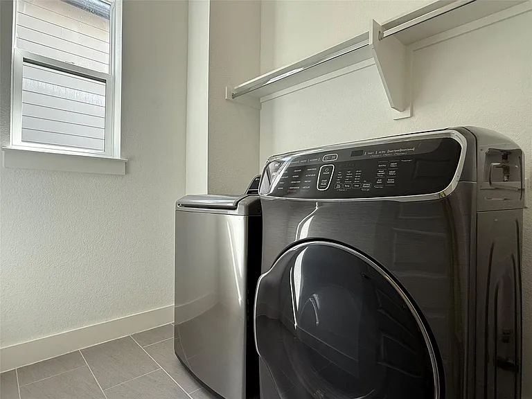 6117 Seville Dr — Photo 19