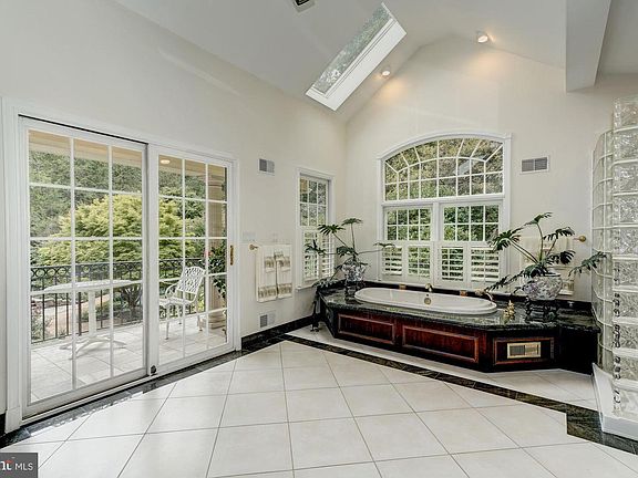 2nd image of 8606 Nutmeg Ct