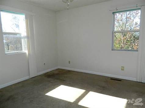 5th image of 1634 Highview Cir