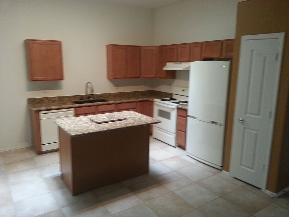 1st image of 2224 E Clubhouse Dr