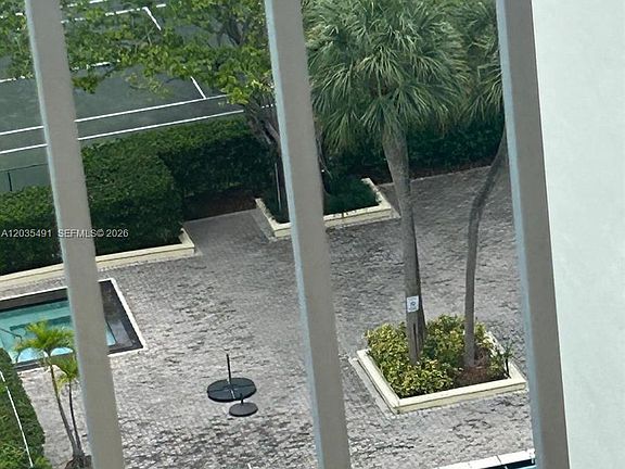 4th image of 11111 NW Biscayne Blvd #11