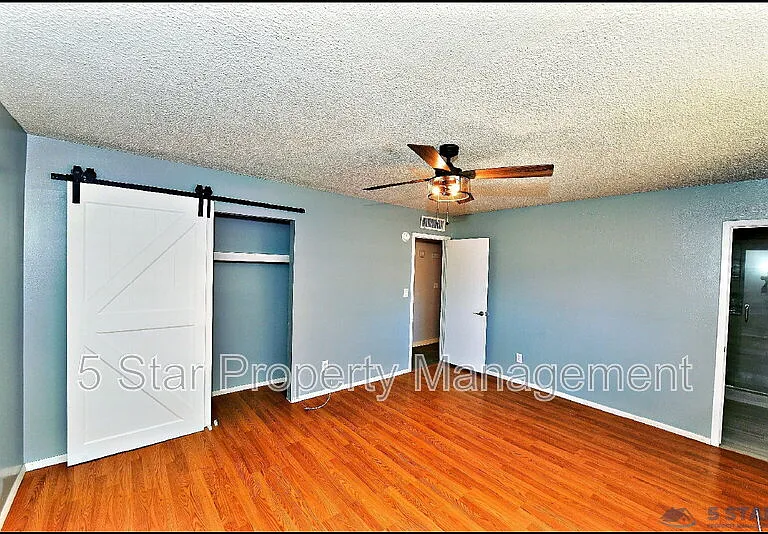 10117 Mercedes St — Photo 27