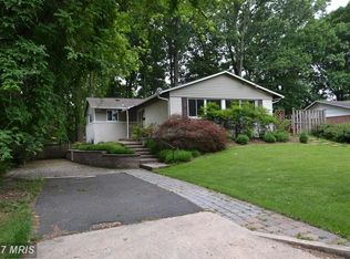 7007 Roundtree Rd, Falls Church, VA 22042