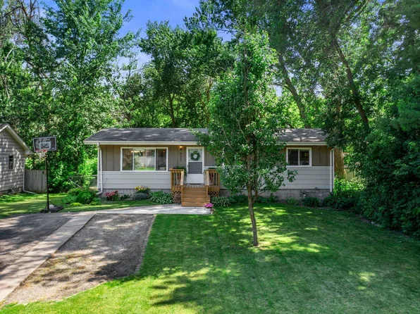 832 10th Ave SE, Forest Lake, MN 55025