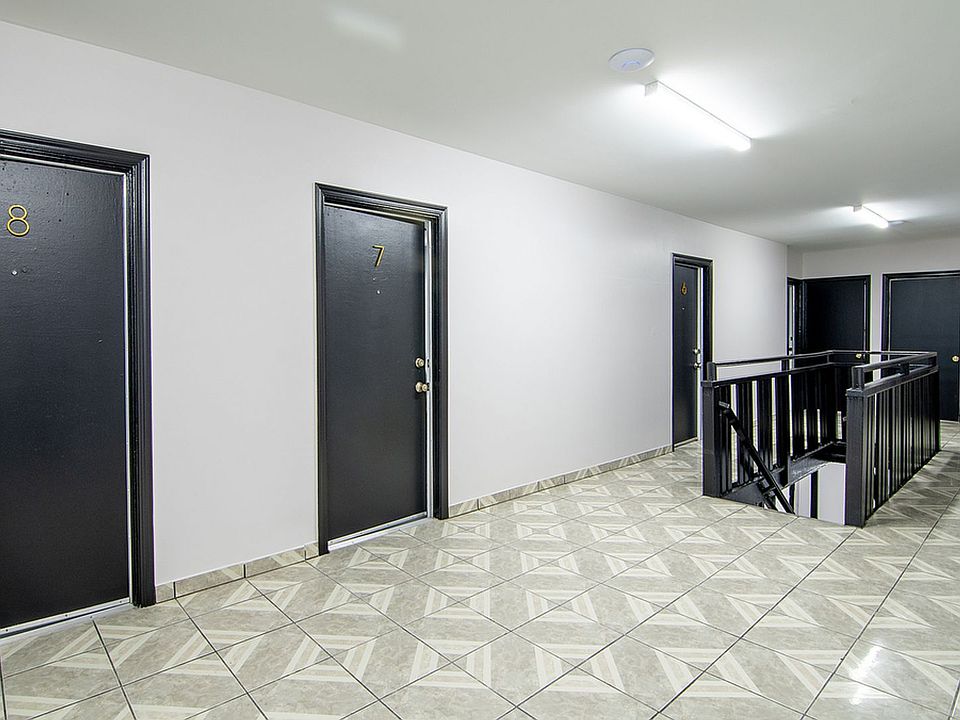 Building Photo 5