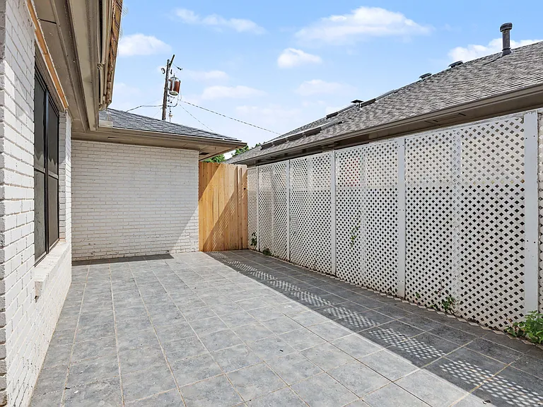 2729 NW 58th St #1 — Photo 13