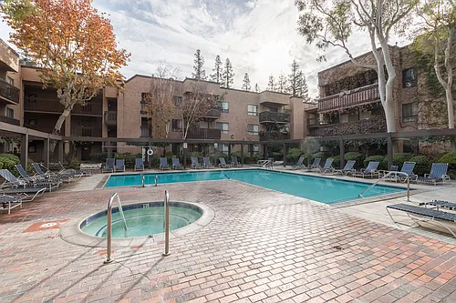 22100 Burbank Blvd #267G Photo 1