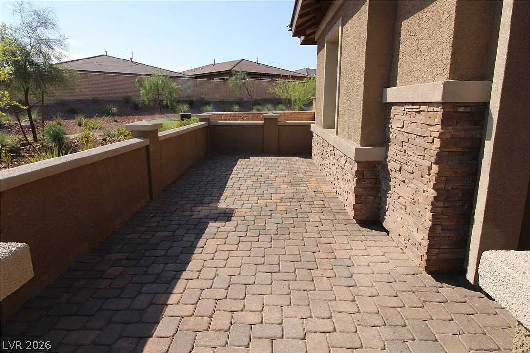 4 bed, 2.5 bath, 2654 sqft, $3,016 — Photo 3
