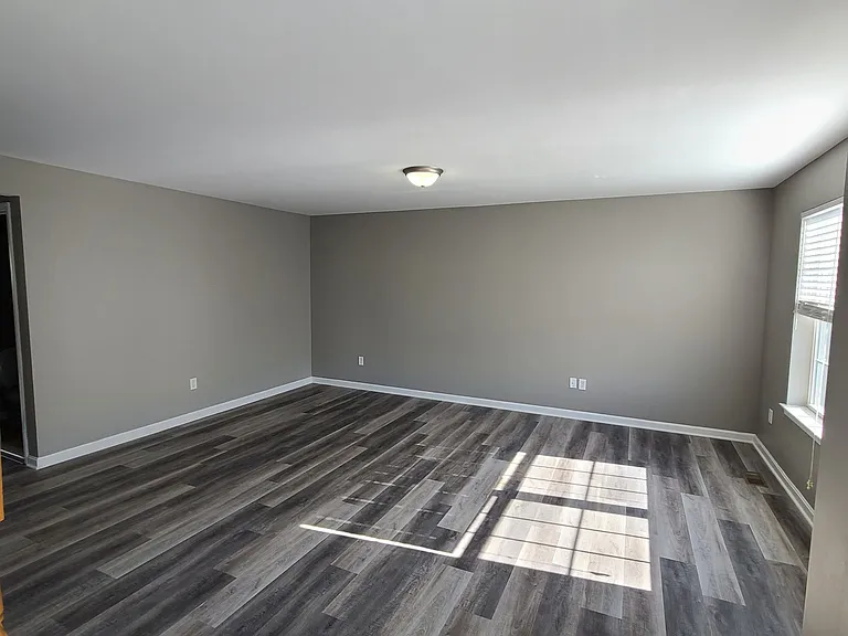230 Crown Ct — Photo 21