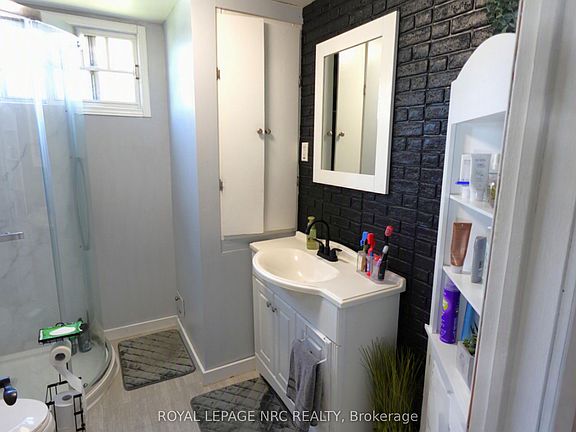 5th image of 29 Wellington St