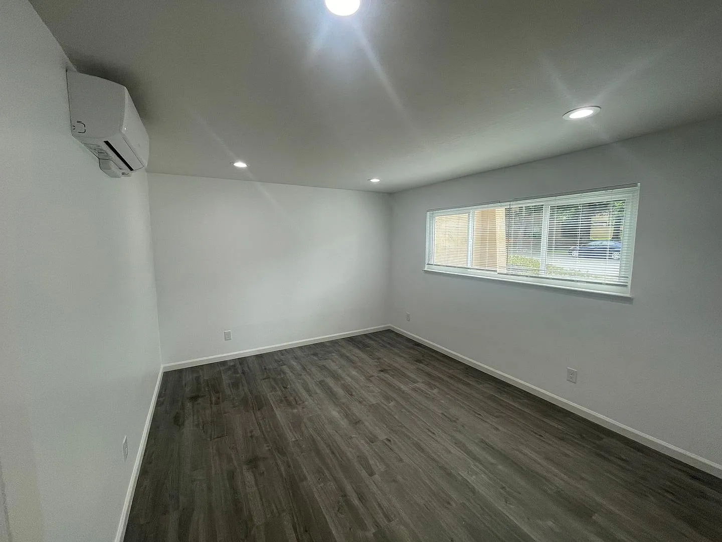 292 - 350 Franciscan Ct — Photo 2