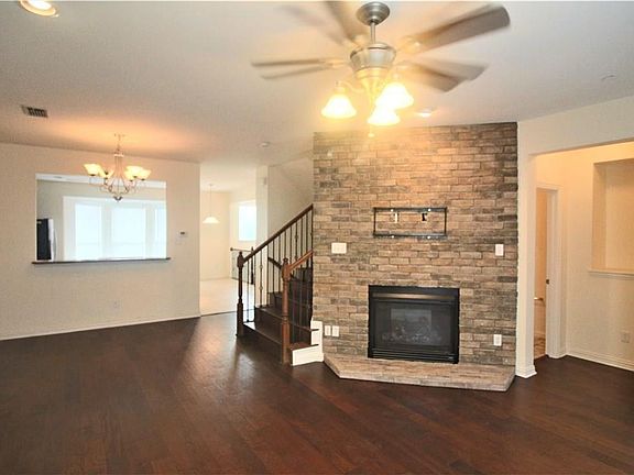 3rd image of 7836 Fox Horn Dr