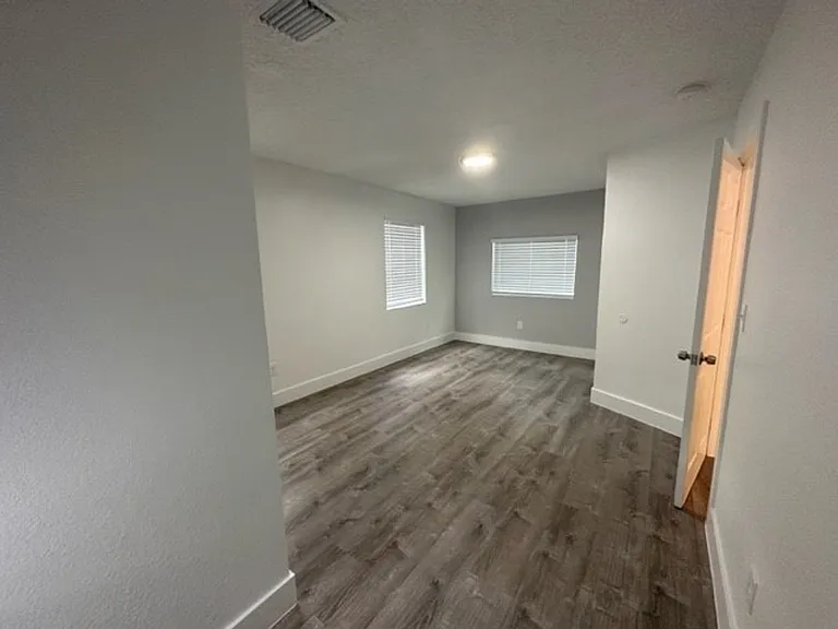 3315-3331 SW 15th Ave — Photo 39