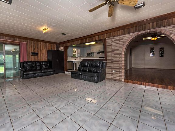 4th image of 2618 N Curtis Dr