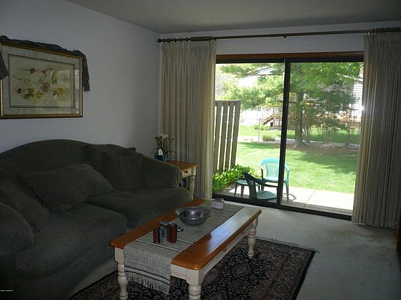 4th image of 2243 Radcliff Cir SE #78