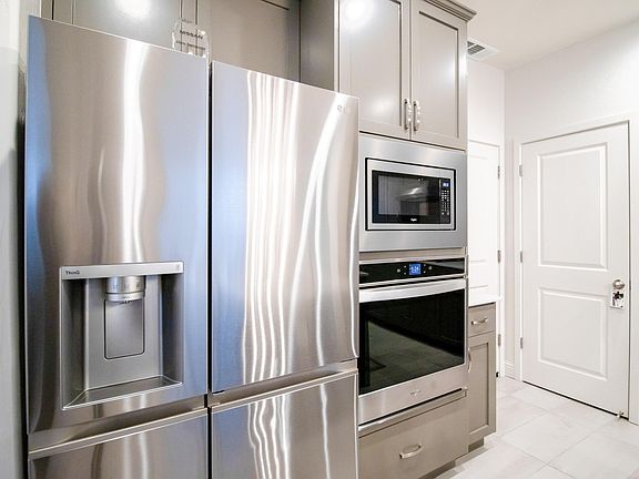 5th image of 3331 W Venice Avenue