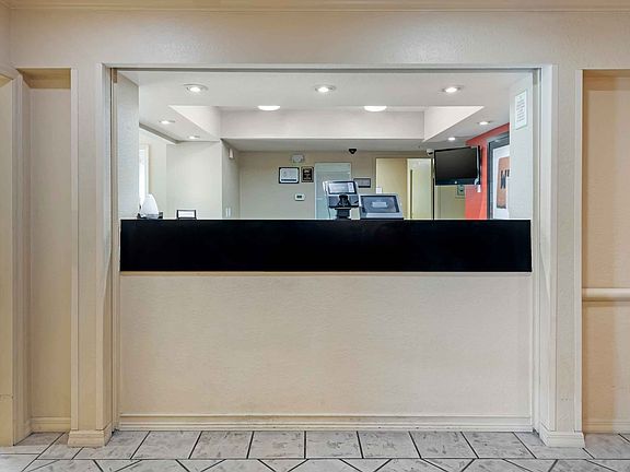 Lobby and Guest Check-in