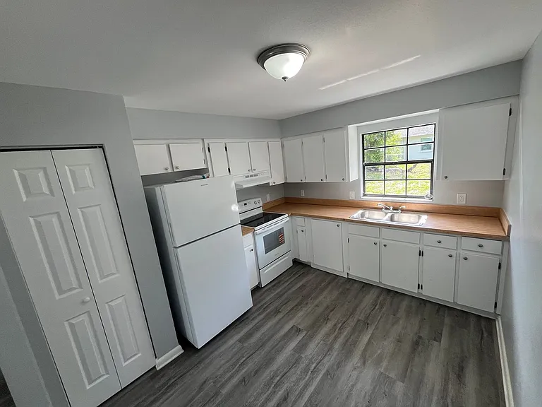 524 Montana Ave — Photo 5