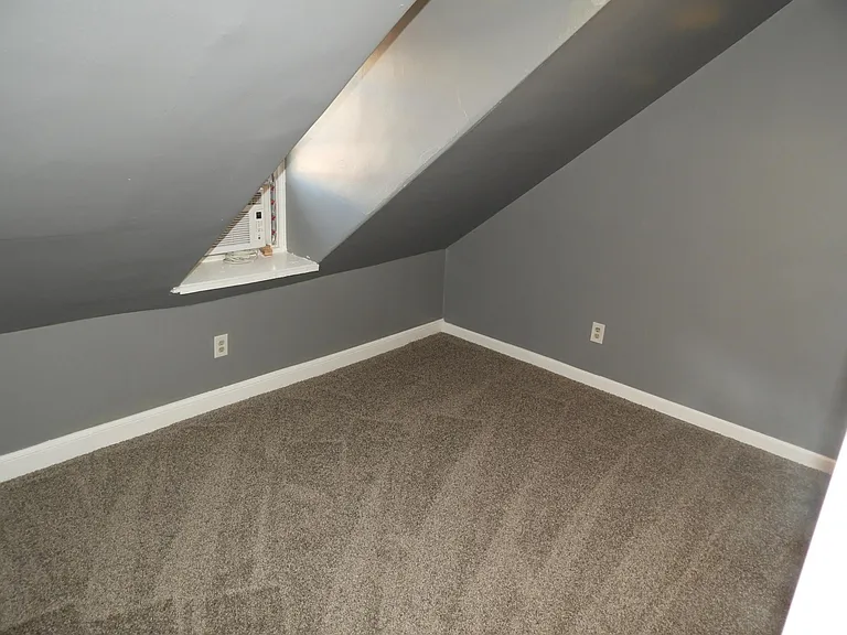 320 Ridgeway St — Photo 13