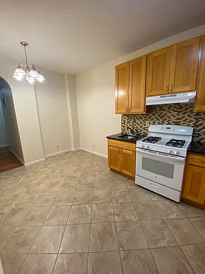 Rented by Benyamin Fattakhov, LREB | media 6