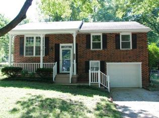 1329 Park Ln, Liberty, MO 64068