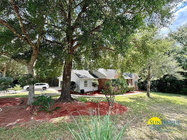 701 Lynn Brk E — Photo 26