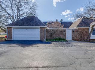 1 Old Saybrook On Auburn, Rolling Meadows, IL 60008