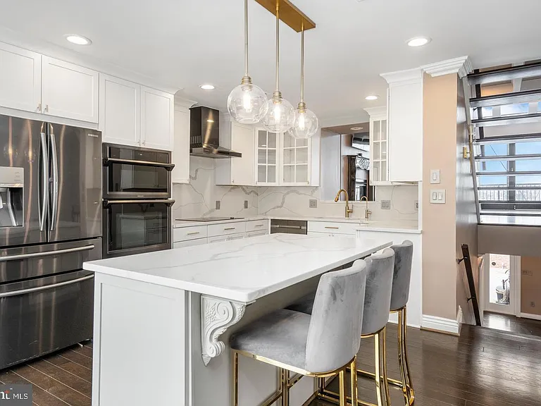2419 Boston St — Photo 16