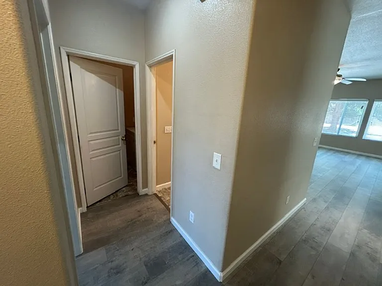 814 W James Ct — Photo 13