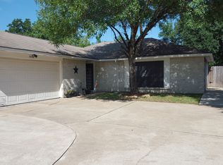 7410 Sunlight Ln, Houston, TX 77095