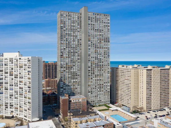 655 W Irving Park Rd, Chicago, IL