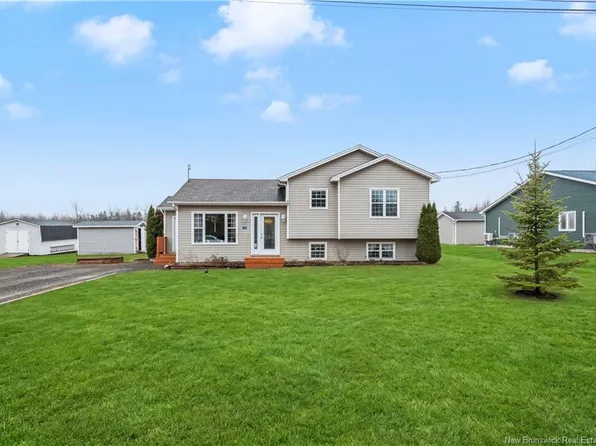 25 Clement Ave, Saint Antoine, NB E4V 1E3