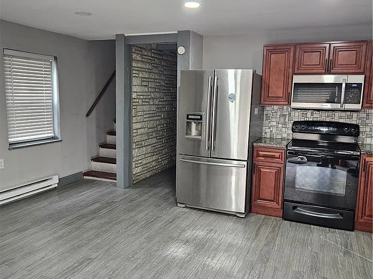 661 W Brookdale St — Photo 5