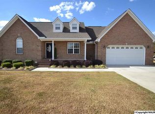 213 Grady Ln, Albertville, AL 35950