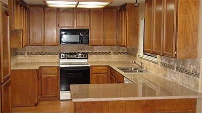 1st image of 220 Willow Creek Dr