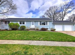 23 Robin Rd, West Haven, CT 06516