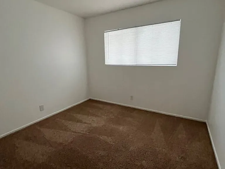 728 Aster Ln — Photo 16