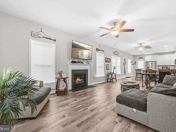 4th image of 324 3rd St