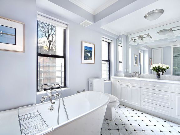 3rd image of 225 E 73rd St #3BC