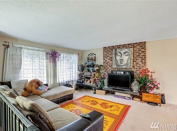 2nd image of 8212 S Sheridan Ave
