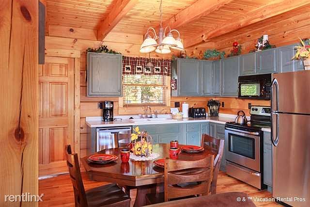 The fully equipped kitchen