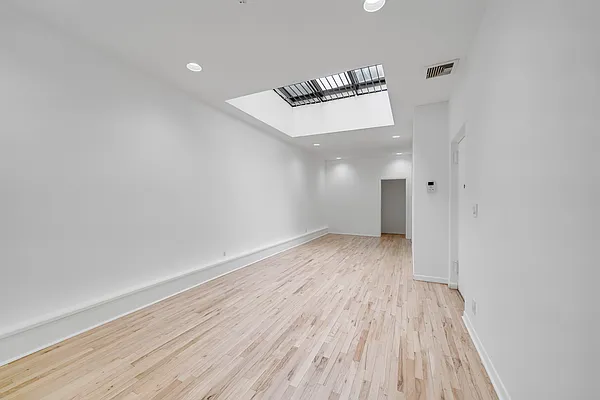 Rented by Nest Seekers International | media 13