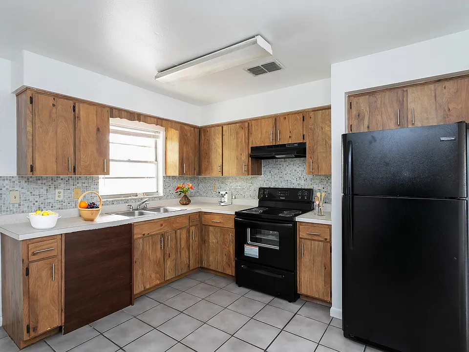 3207 Pershing St #3207